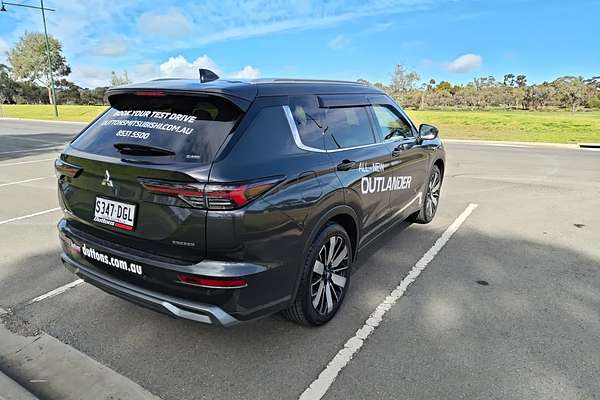 2025 Mitsubishi Outlander Exceed ZM