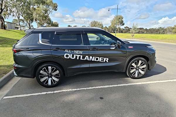 2025 Mitsubishi Outlander Exceed ZM