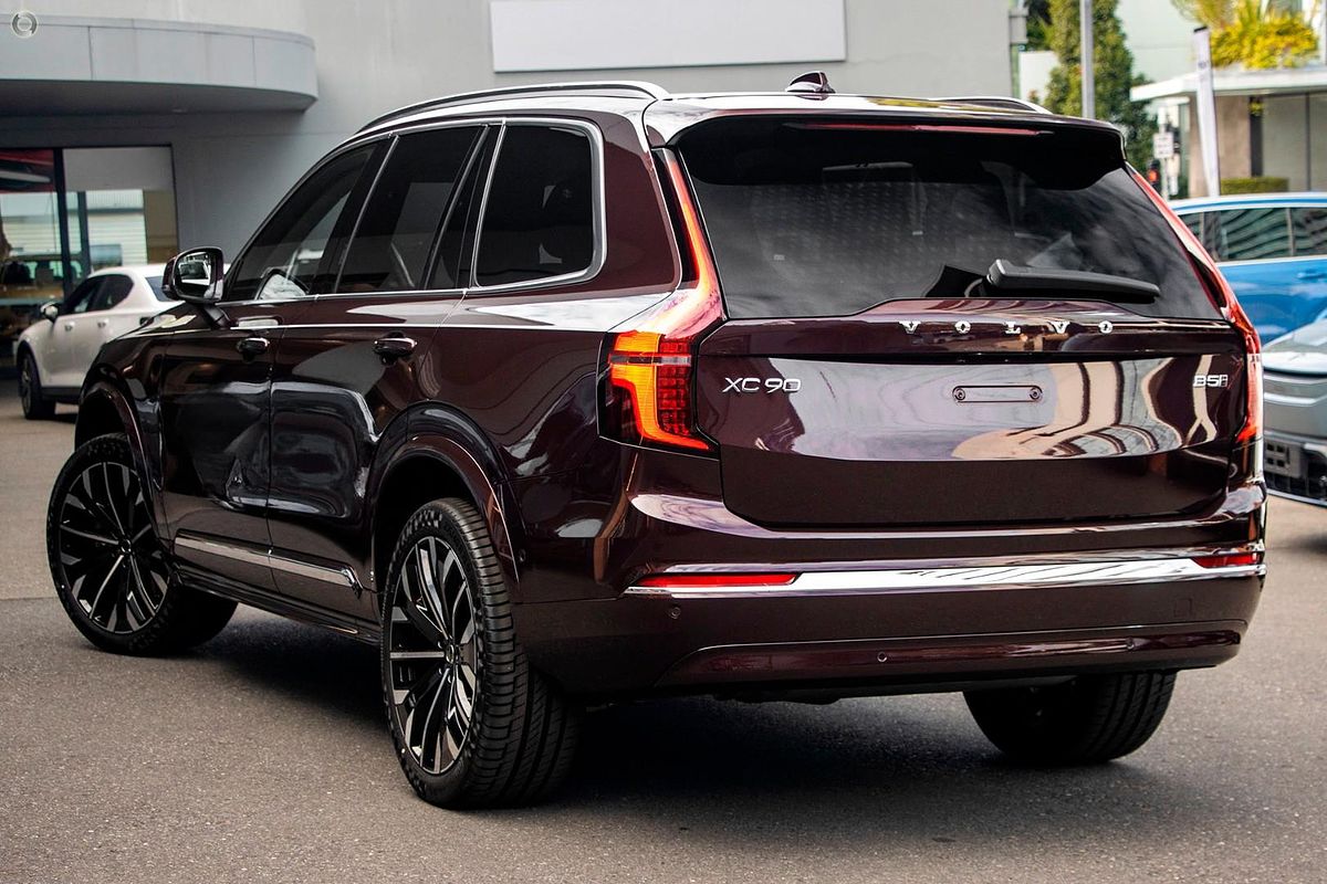 2025 Volvo XC90 Ultra B5 Bright