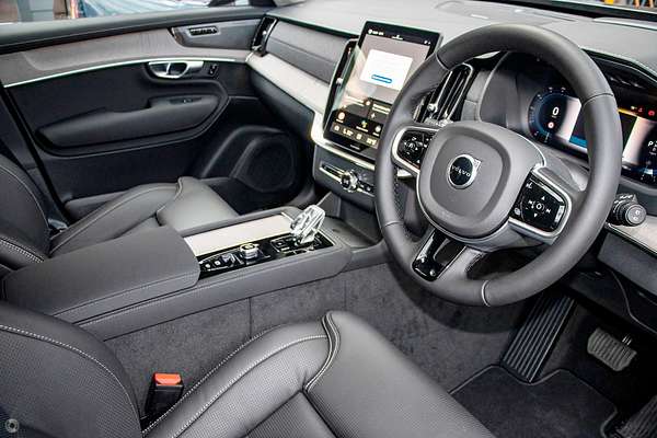 2025 Volvo XC90 Ultra B5 Bright