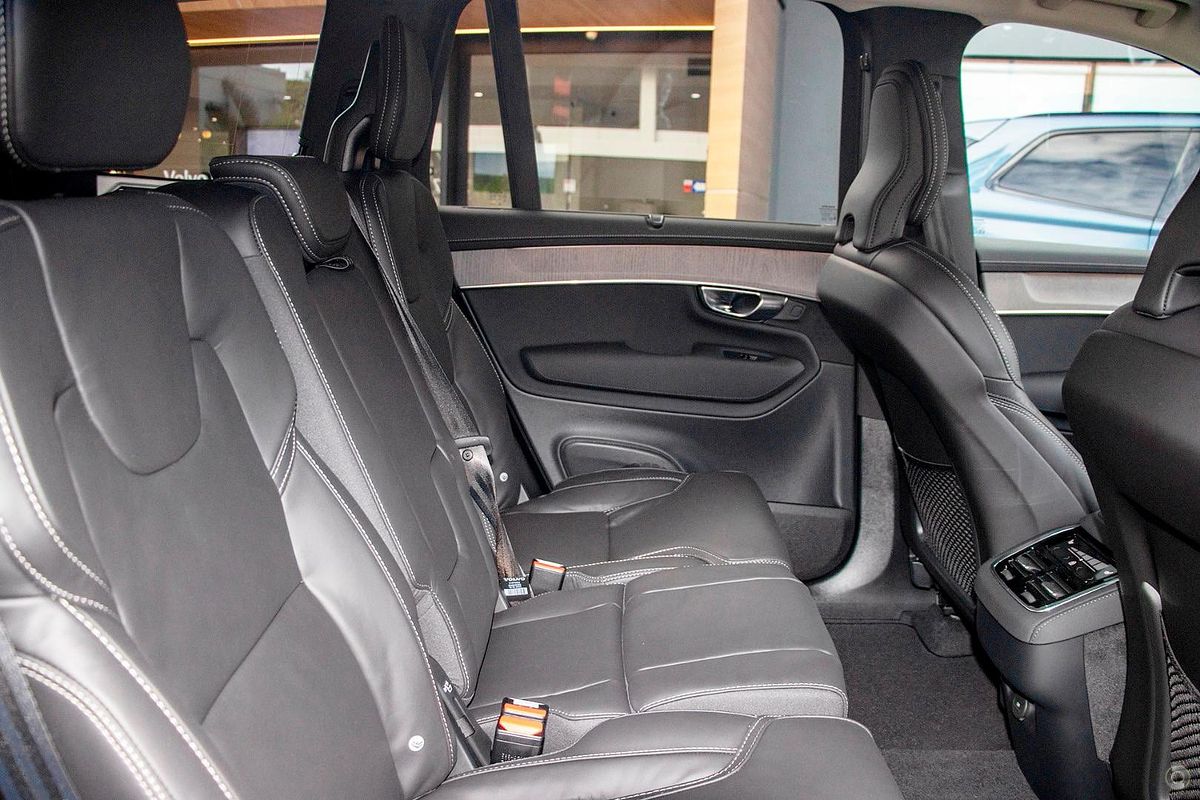 2025 Volvo XC90 Ultra B5 Bright