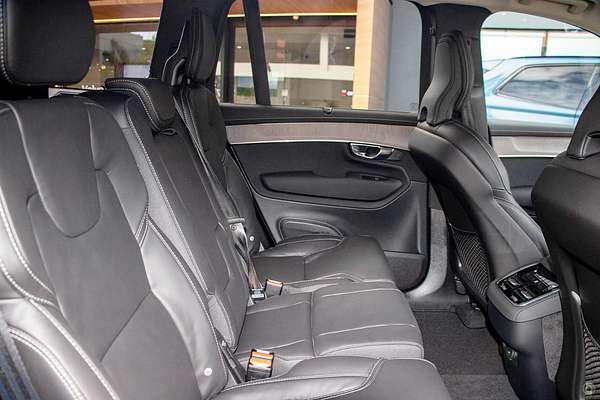2025 Volvo XC90 Ultra B5 Bright