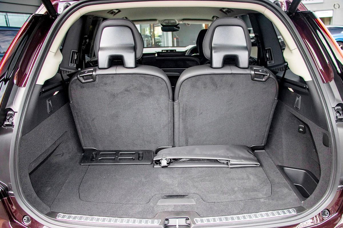 2025 Volvo XC90 Ultra B5 Bright