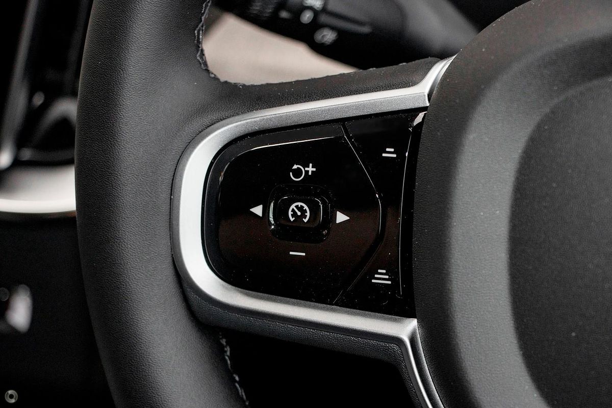 2025 Volvo XC90 Ultra B5 Bright