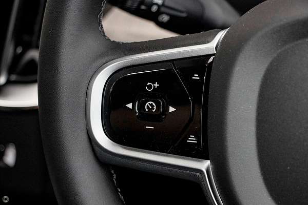 2025 Volvo XC90 Ultra B5 Bright