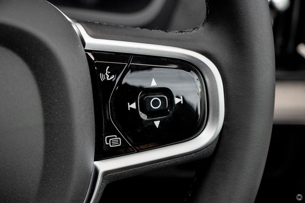 2025 Volvo XC90 Ultra B5 Bright