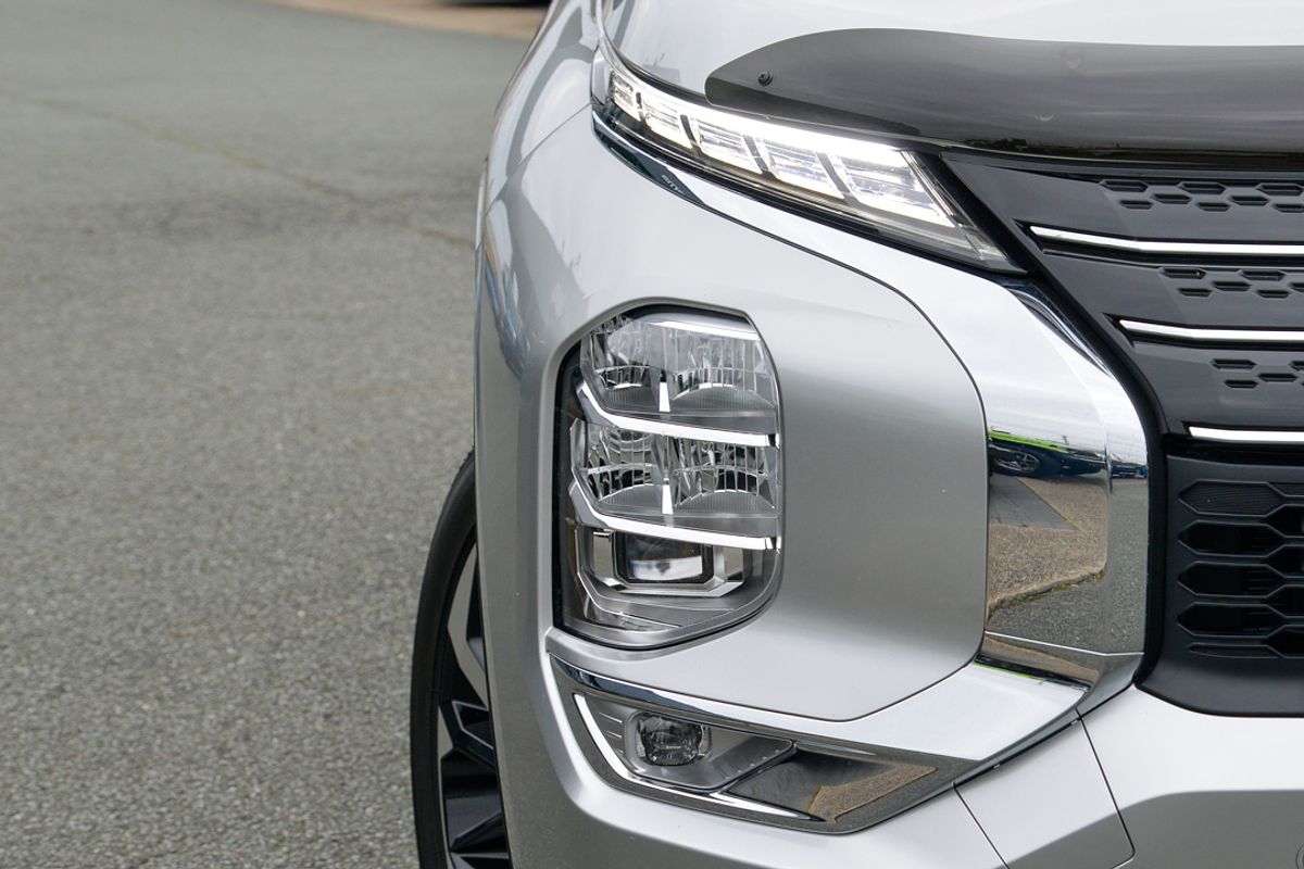 2023 Mitsubishi Outlander PHEV Exceed ZM