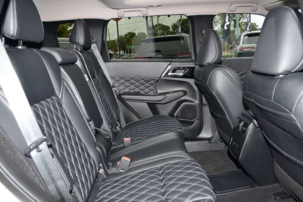 2023 Mitsubishi Outlander PHEV Exceed ZM