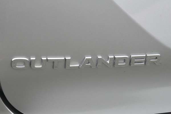 2023 Mitsubishi Outlander PHEV Exceed ZM