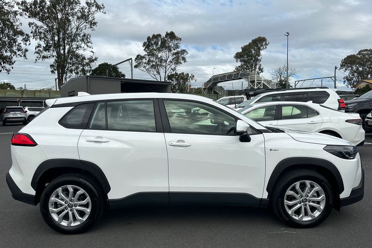 2024 Toyota Corolla Cross GX MXGH10R