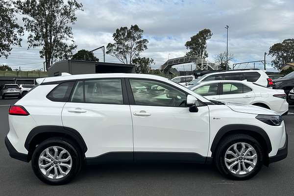 2024 Toyota Corolla Cross GX MXGH10R