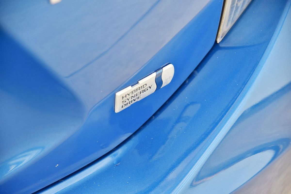 2012 Toyota Prius i-TECH HYBRID NHP10R