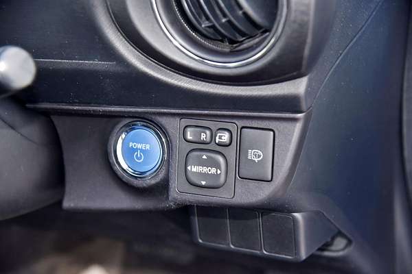 2012 Toyota Prius i-TECH HYBRID NHP10R