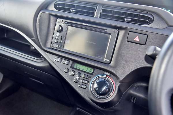 2012 Toyota Prius i-TECH HYBRID NHP10R