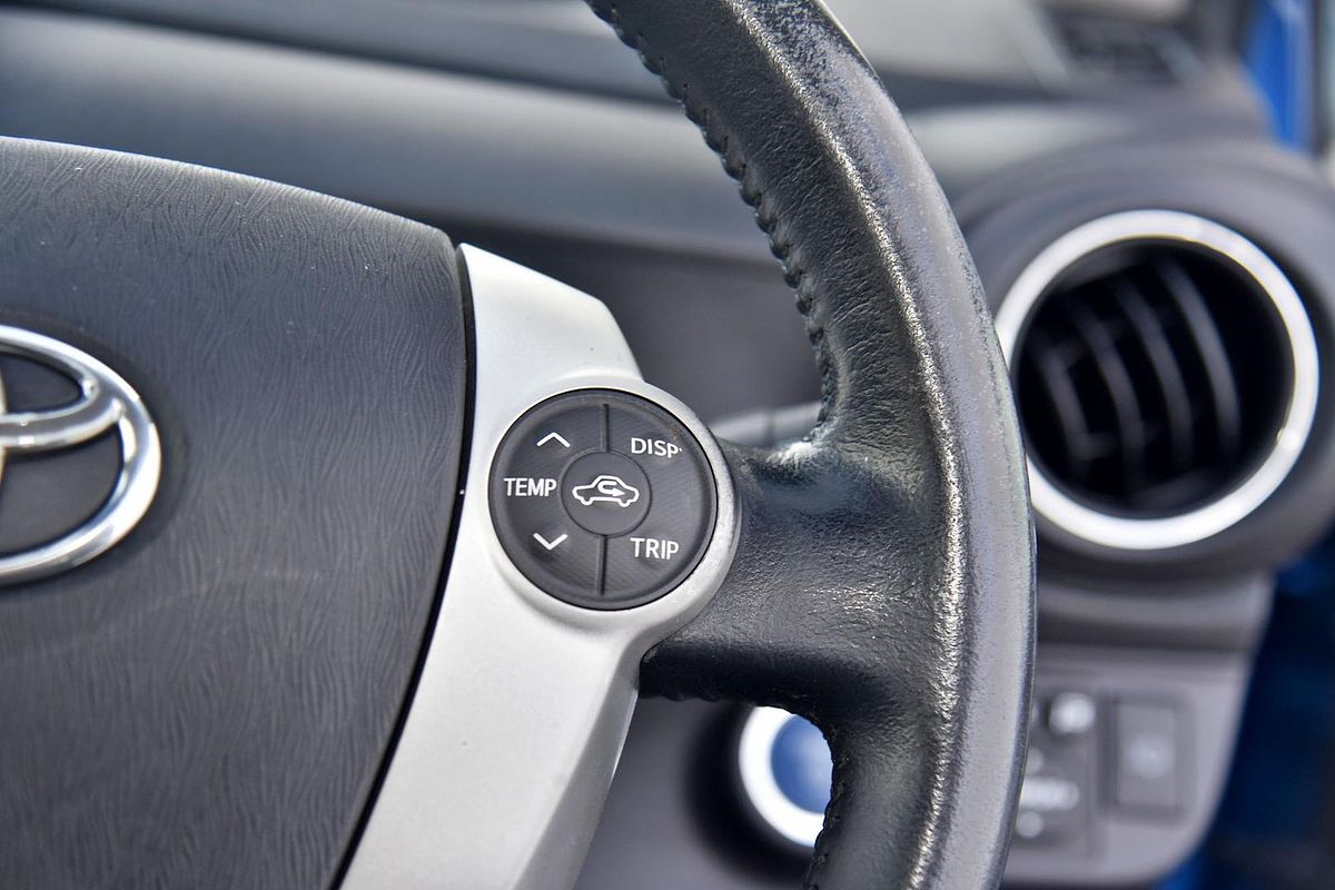 2012 Toyota Prius i-TECH HYBRID NHP10R
