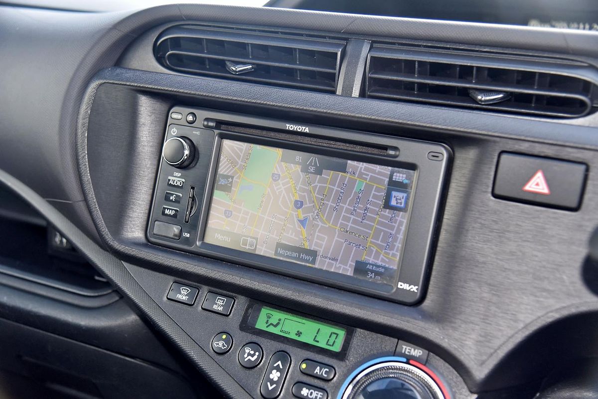 2012 Toyota Prius i-TECH HYBRID NHP10R