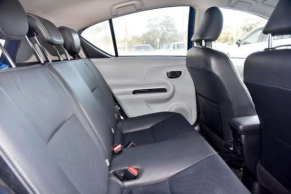 2012 Toyota Prius i-TECH HYBRID NHP10R