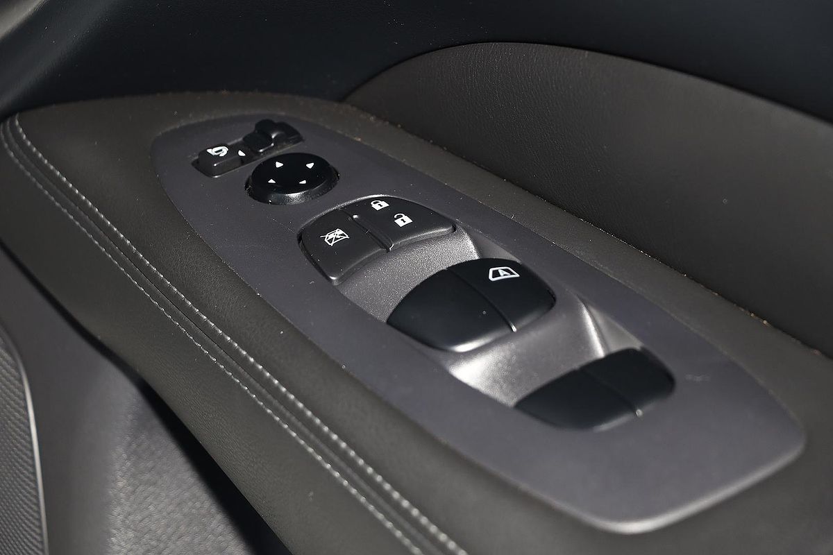 2017 Nissan Pathfinder ST-L R52 Series II