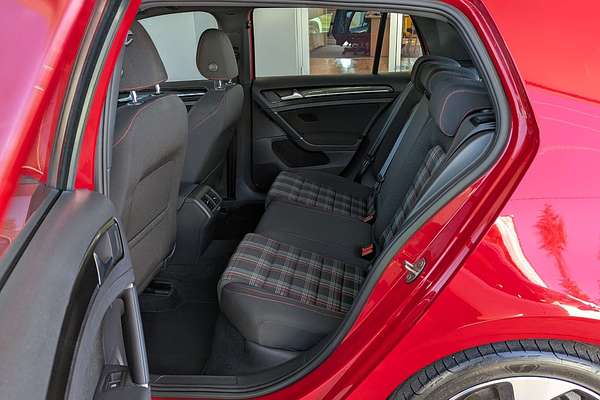 2016 Volkswagen Golf GTI 7
