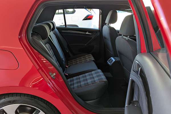 2016 Volkswagen Golf GTI 7