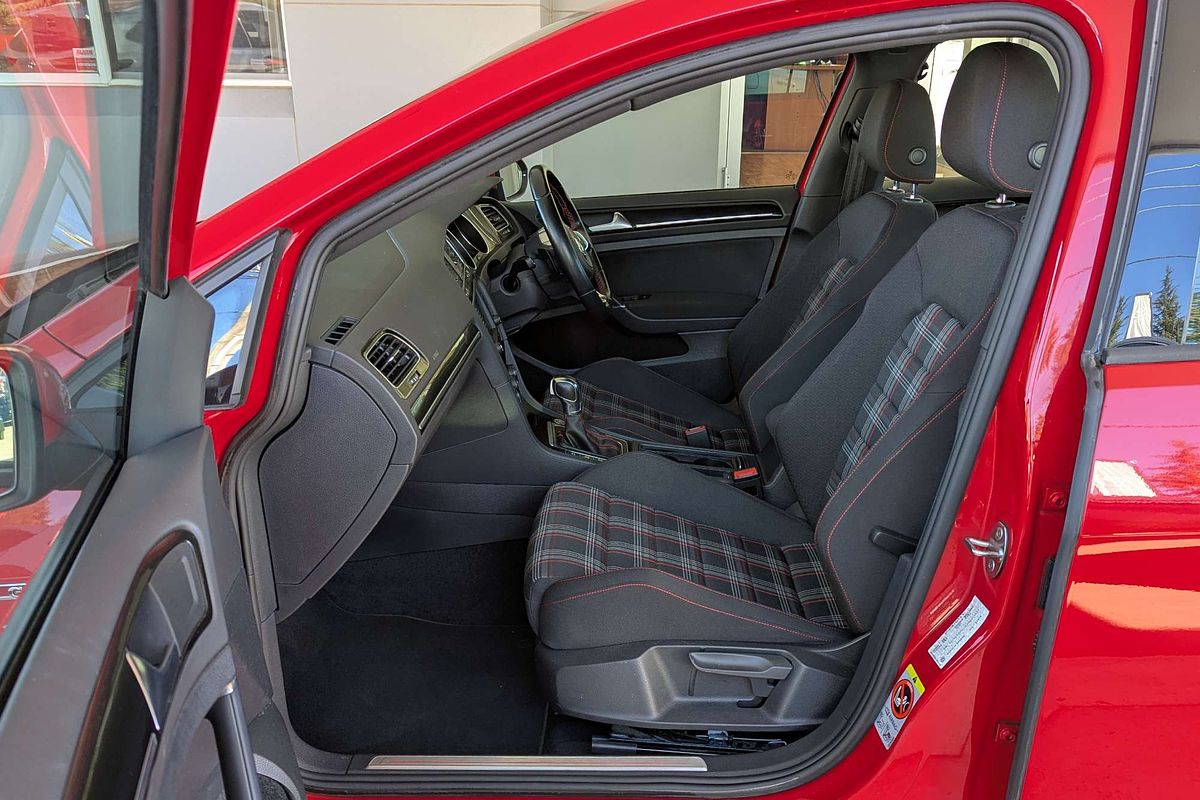 2016 Volkswagen Golf GTI 7