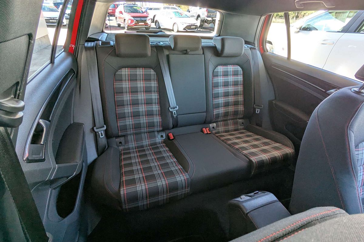 2016 Volkswagen Golf GTI 7