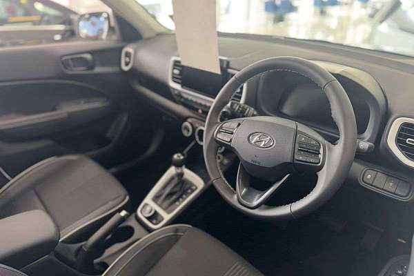 2025 Hyundai Venue Elite QX.V5