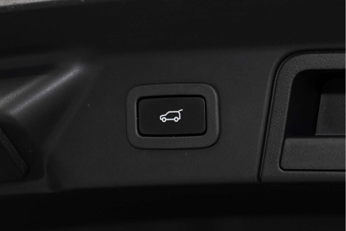 2018 Land Rover Range Rover Velar D300 R-Dynamic S L560