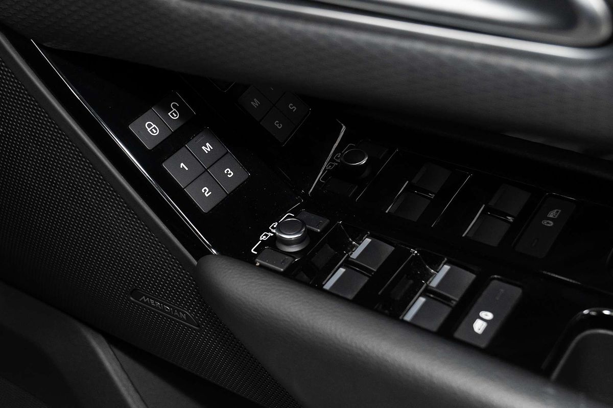 2018 Land Rover Range Rover Velar D300 R-Dynamic S L560