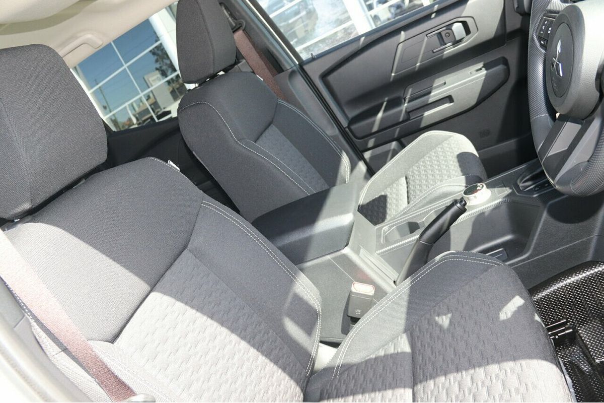 2025 Mitsubishi Triton GLX+ MV 4X4