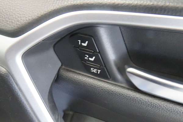 2020 Toyota RAV4 Cruiser AXAH54R