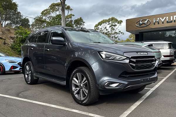 2022 Isuzu MU-X LS-T