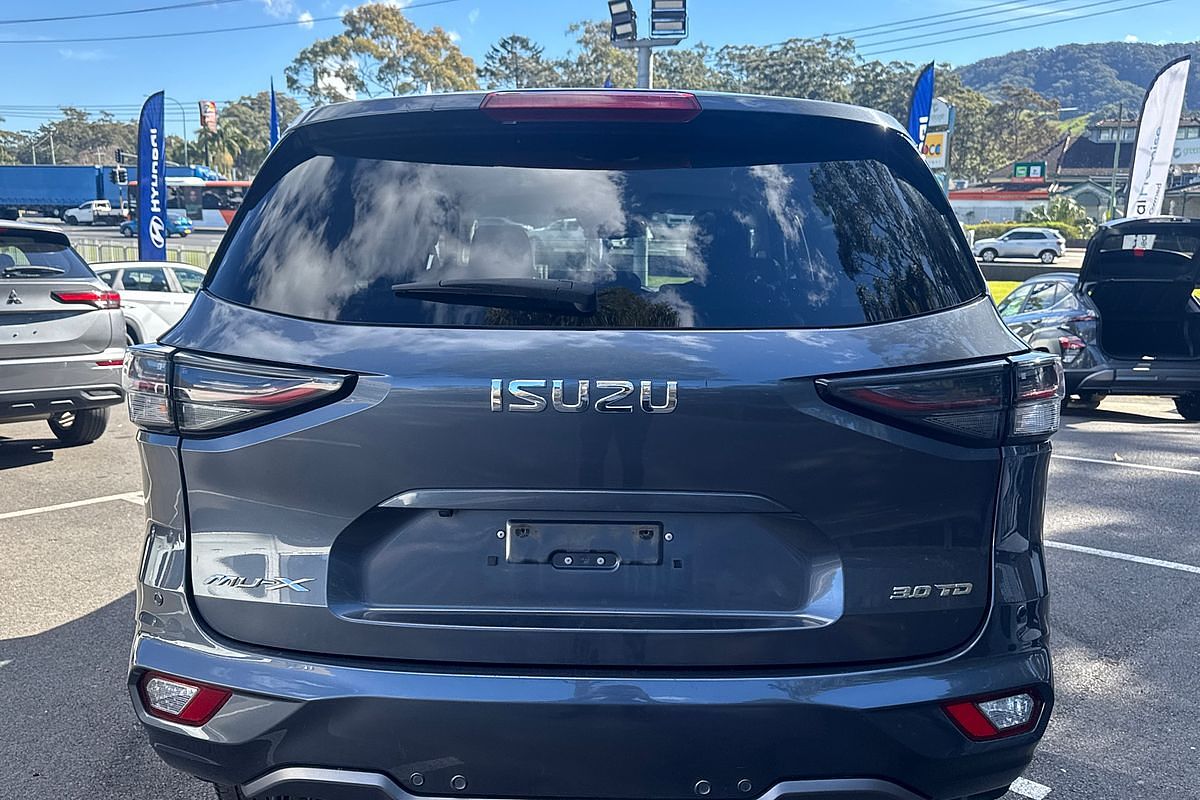 2022 Isuzu MU-X LS-T