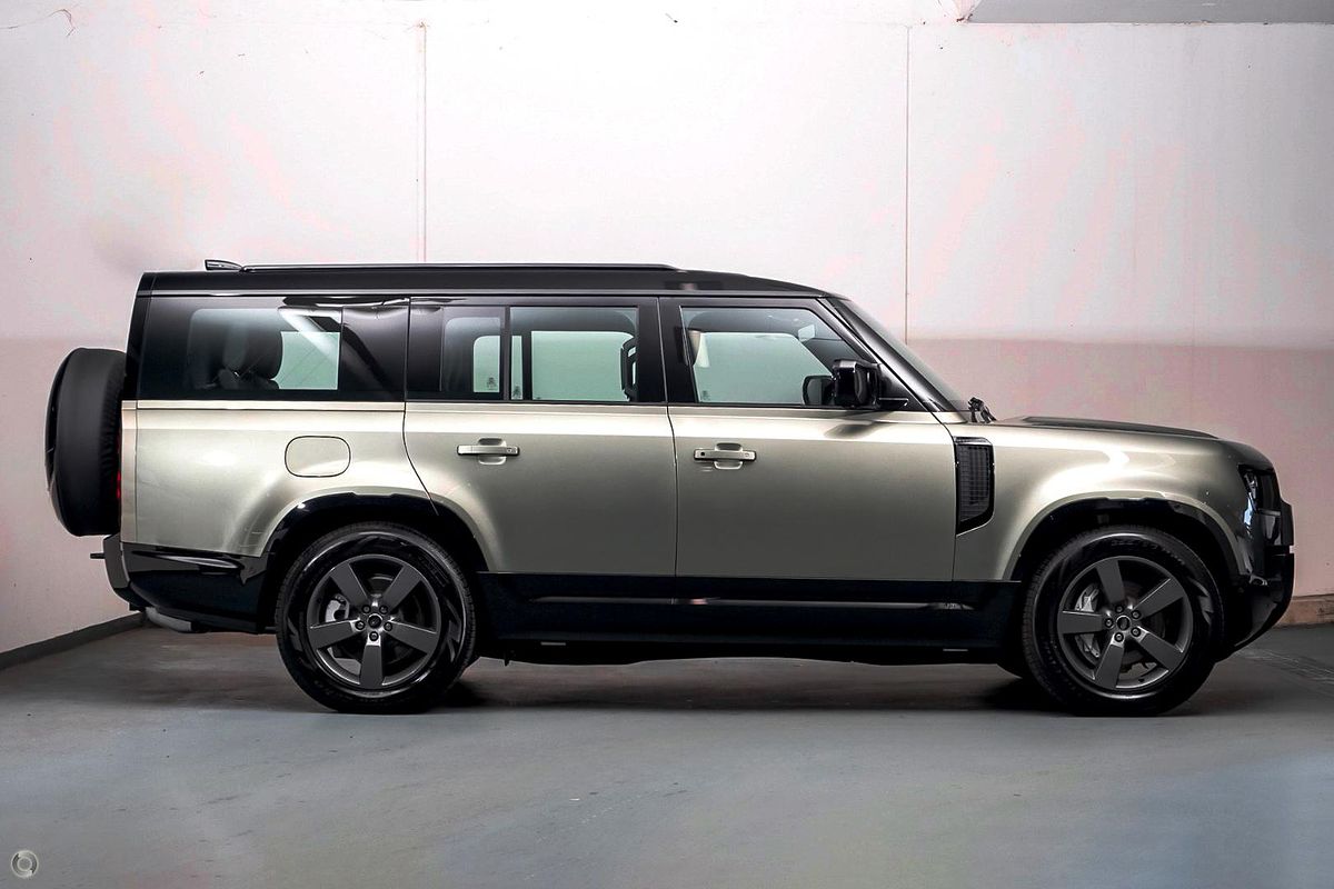2025 Land Rover Defender 130 D350 X-Dynamic SE L663
