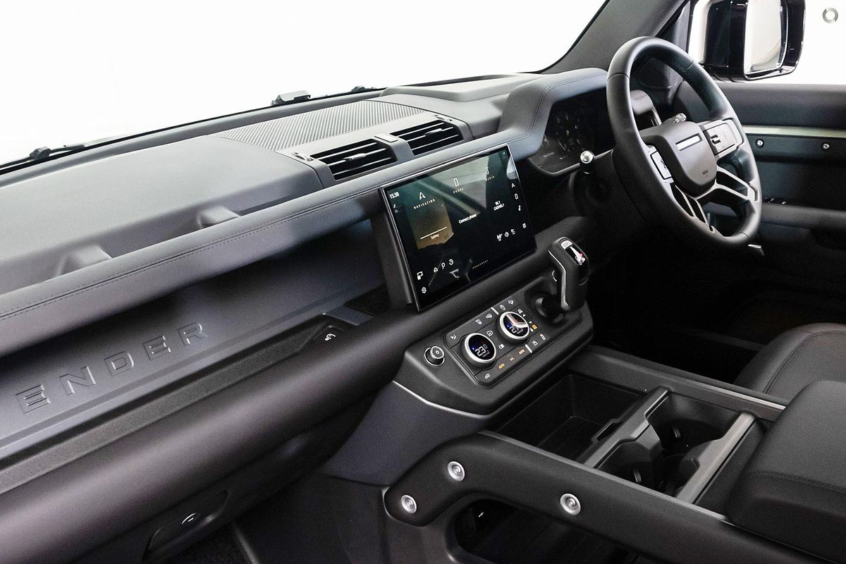 2025 Land Rover Defender 130 D350 X-Dynamic SE L663