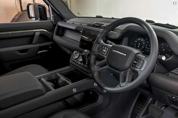 2025 Land Rover Defender 130 D350 X-Dynamic SE L663