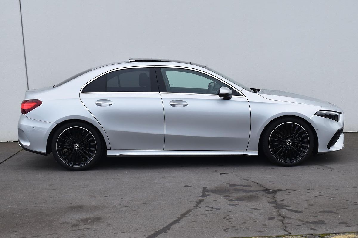 2024 Mercedes-Benz A-Class A200 V177