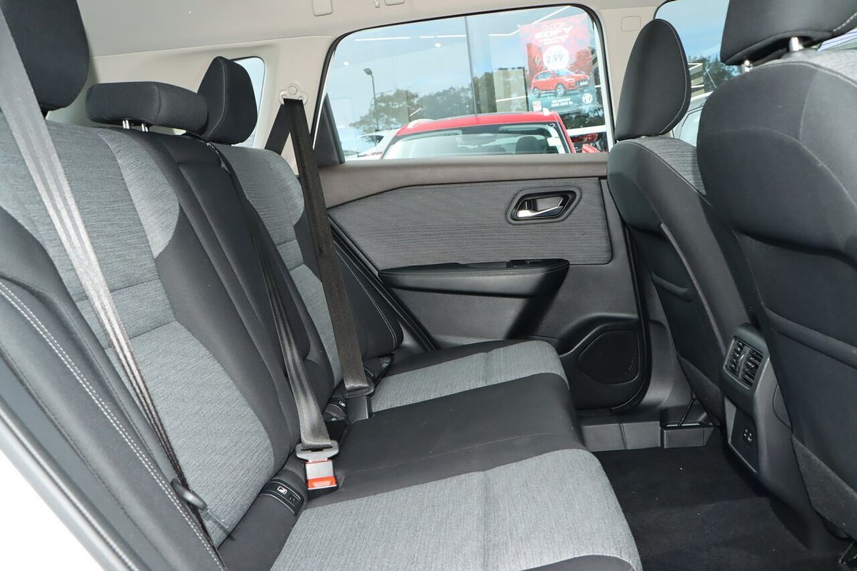 2023 Nissan X-TRAIL ST T33