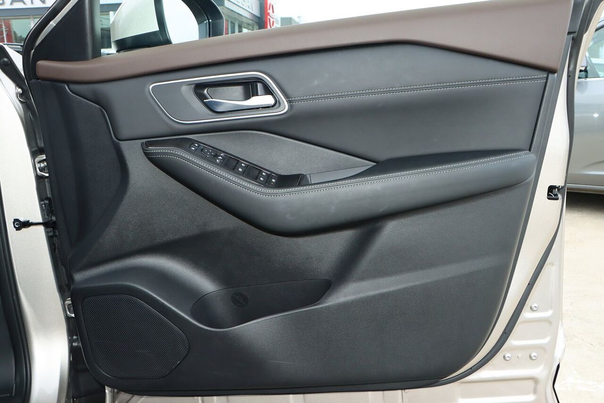 2024 Nissan X-TRAIL ST-L T33