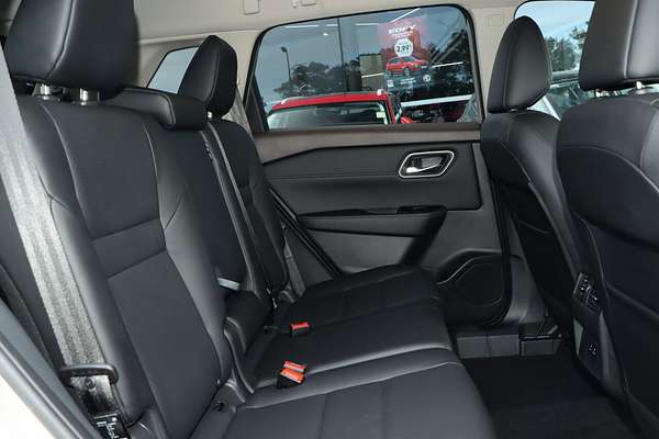 2024 Nissan X-TRAIL ST-L T33