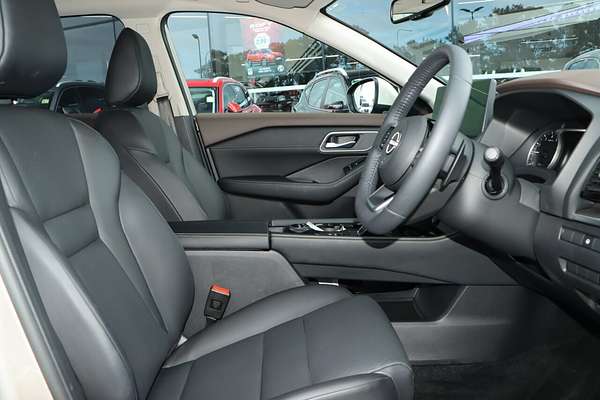 2024 Nissan X-TRAIL ST-L T33