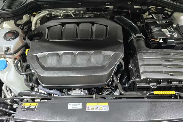 2023 Volkswagen Golf R 8
