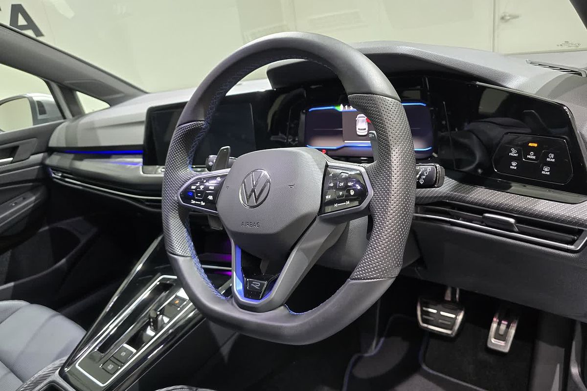 2023 Volkswagen Golf R 8