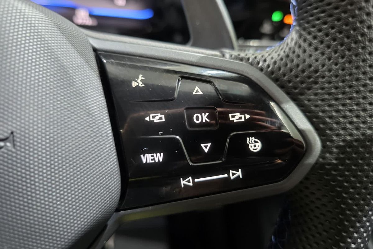 2023 Volkswagen Golf R 8