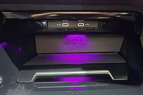 2023 Volkswagen Golf R 8