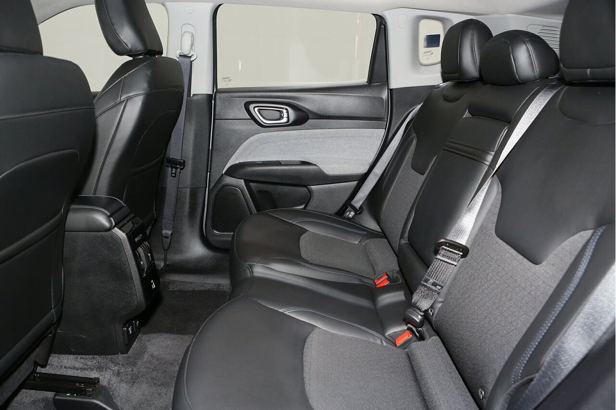 2021 Jeep Compass Launch Edition M6