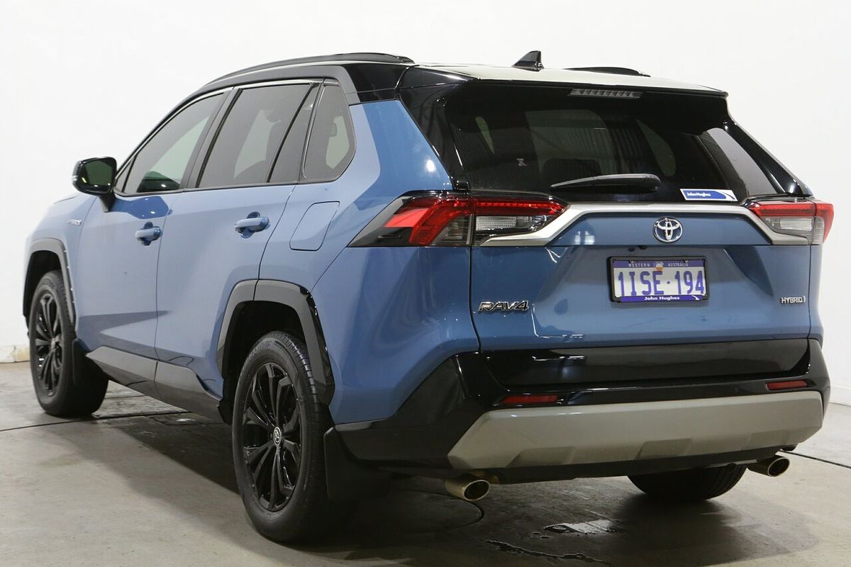 2022 Toyota RAV4 XSE AXAH52R
