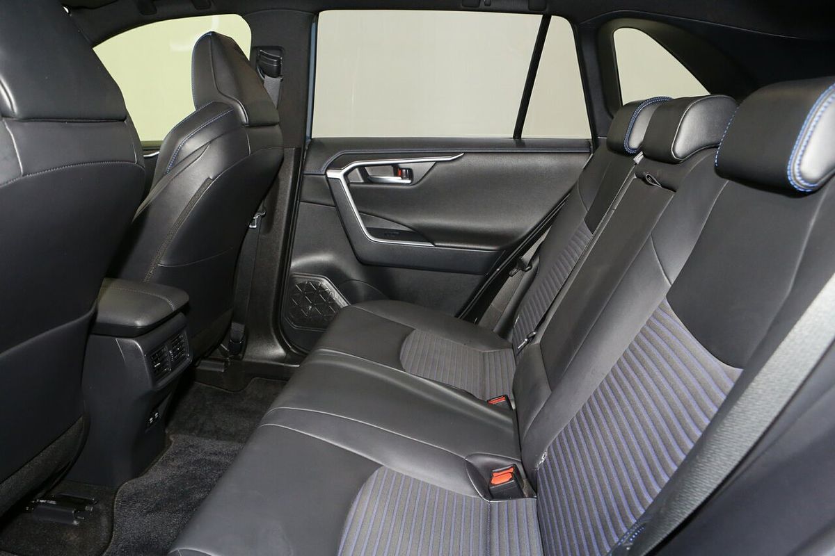 2022 Toyota RAV4 XSE AXAH52R