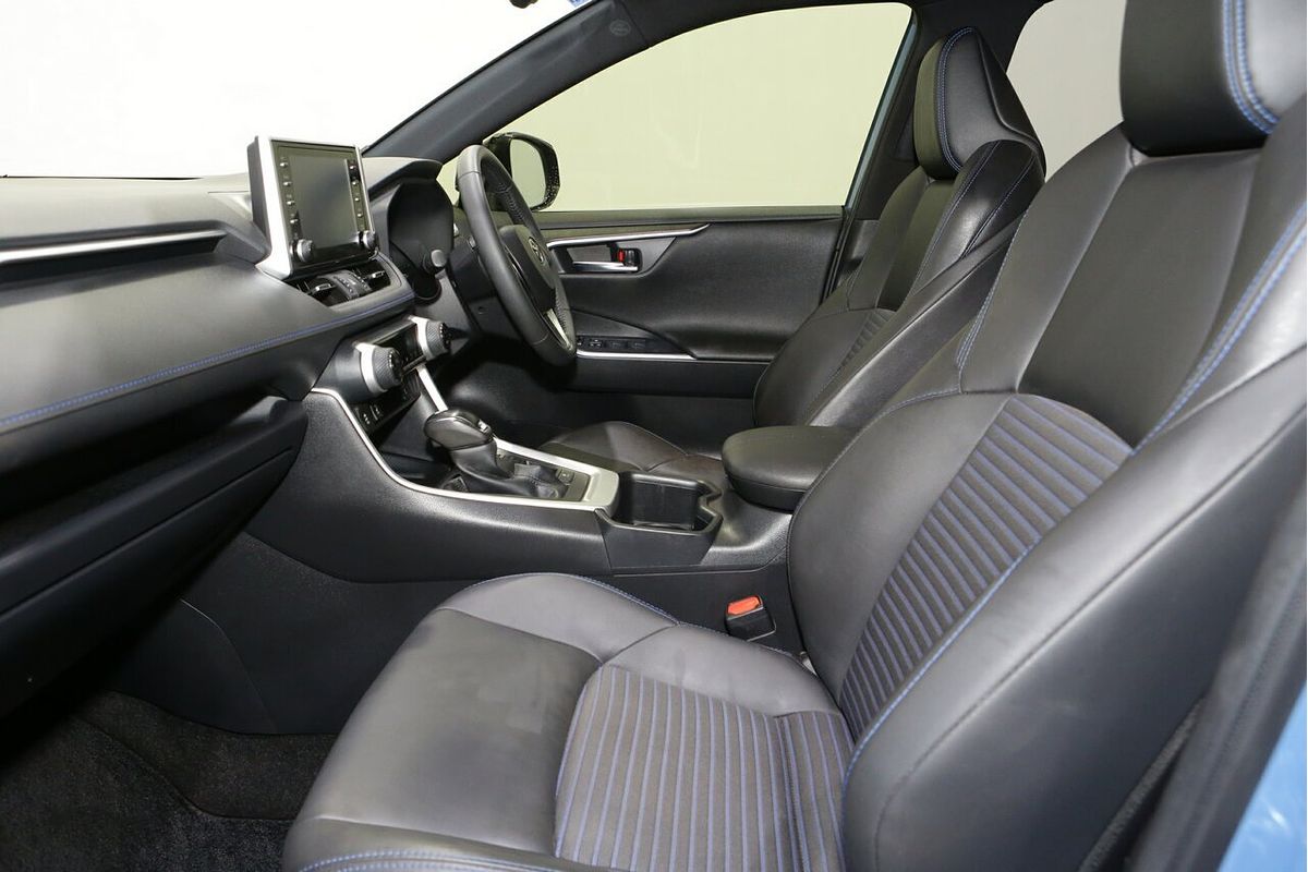 2022 Toyota RAV4 XSE AXAH52R
