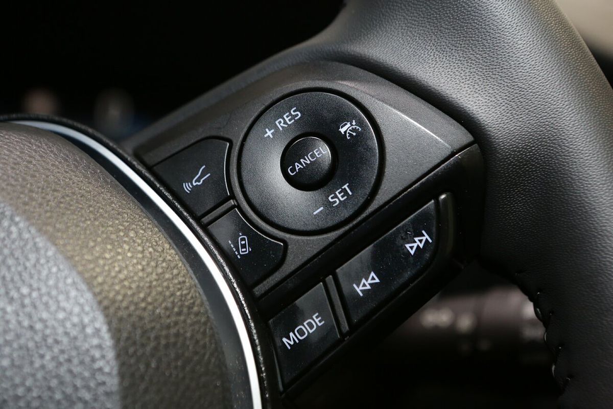 2022 Toyota RAV4 XSE AXAH52R